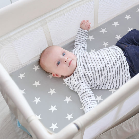 Reisebettmatratze 'Little Stars', faltbares Reisebett, Baby/Kinderbett 60 x 120 cm, inkl. Tragetasche