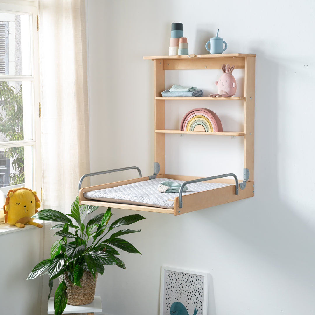 Estante de pared para cambiar pañales natural + Almohadilla para cambiar pañales 'roba Style gris' - Plegable y ahorrador de espacio