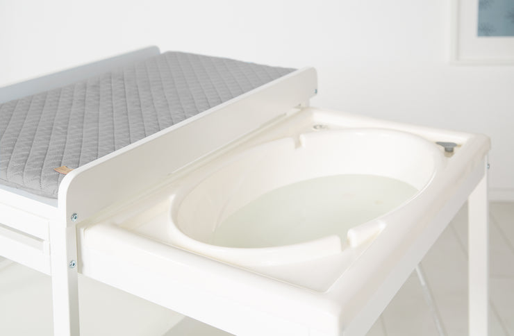 Combinación de baño y abrigo 'Baby Pool' con cambiador 'estilo roba', bañera extraíble, blanco