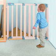 Treppenschutzgitter für Babys aus Holz