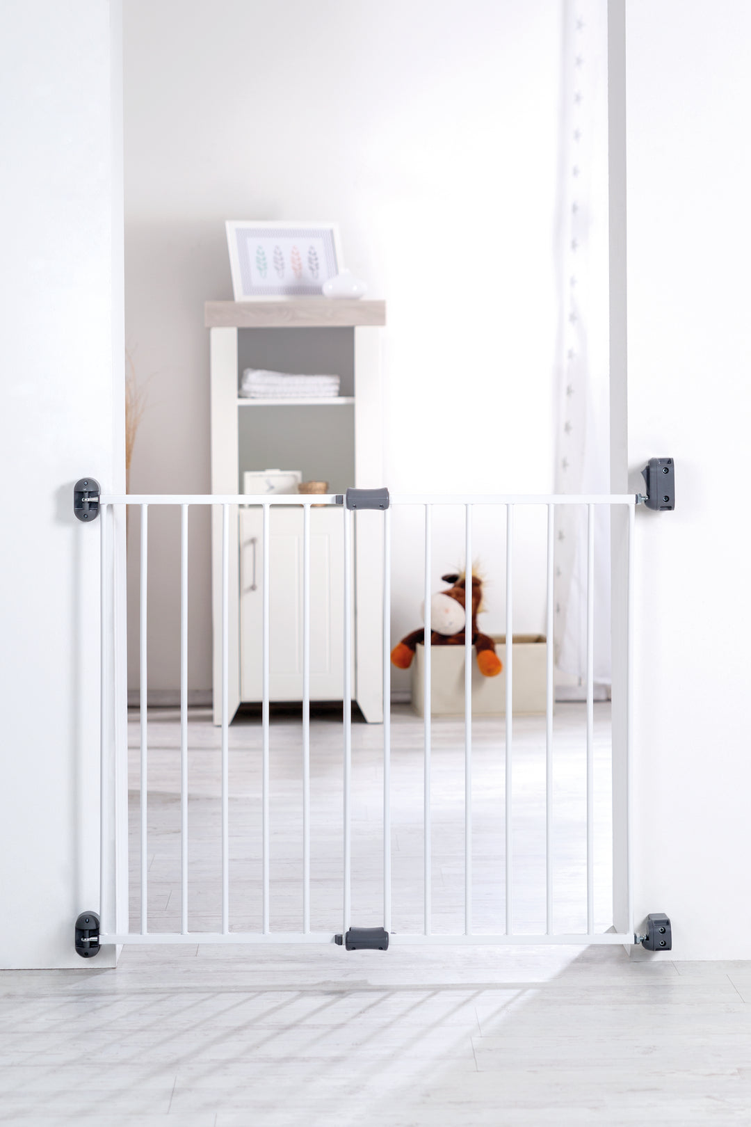 Barrera de seguridad para puertas 'Easy Step', barrera de metal blanca, extra alta, ancho variable 60 - 97 cm