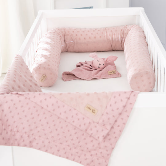 Organic Geschenkset 'Lil Planet' rosa/mauve, Bio-Bettschlange, -Decke & -Schmusetuch
