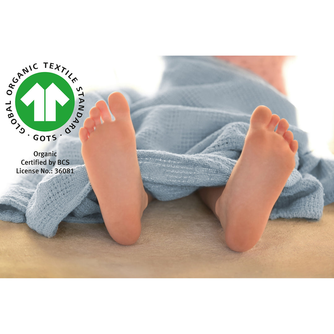Organic Geschenkset 'Lil Planet' hellblau/sky, Bio-Bettwäsche, -Spannbettlaken & -Decke, GOTS