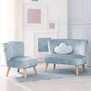 El paquete 'Lil Sofa' contiene un sofá para niños, un sillón para niños y una almohada con forma de nube en azul claro / cielo