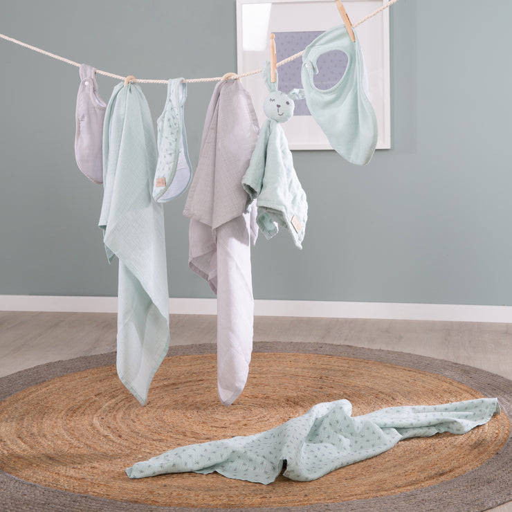 Organic Geschenkset Baby Essentials 'Lil Planet' frosty green aus Bio-Baumwolle, GOTS zertifiziert