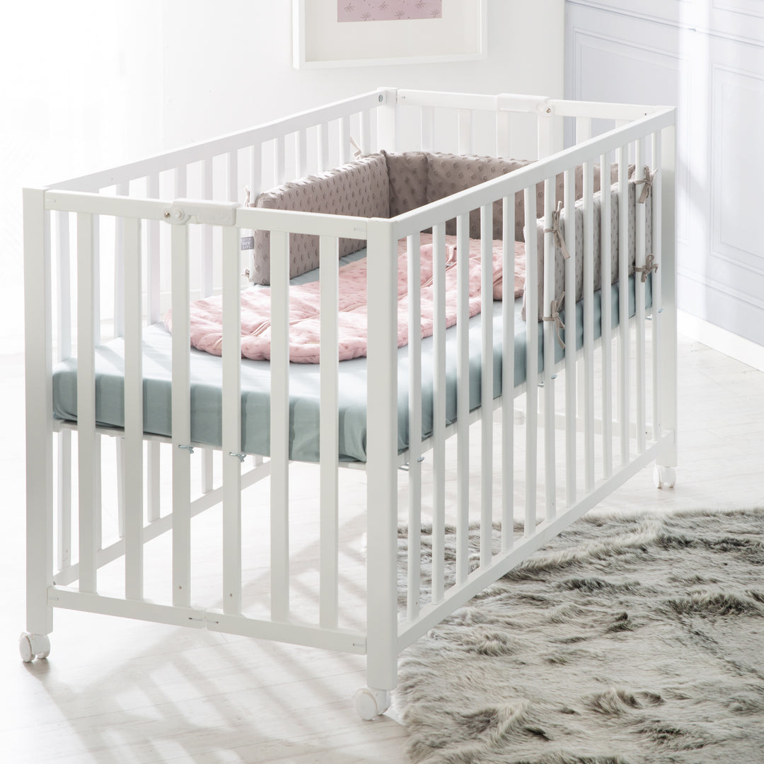 Lettino pieghevole 'Fold Up', 60 x 120 cm, legno bianco, regolabile in altezza su 2 livelli, incl. ruote