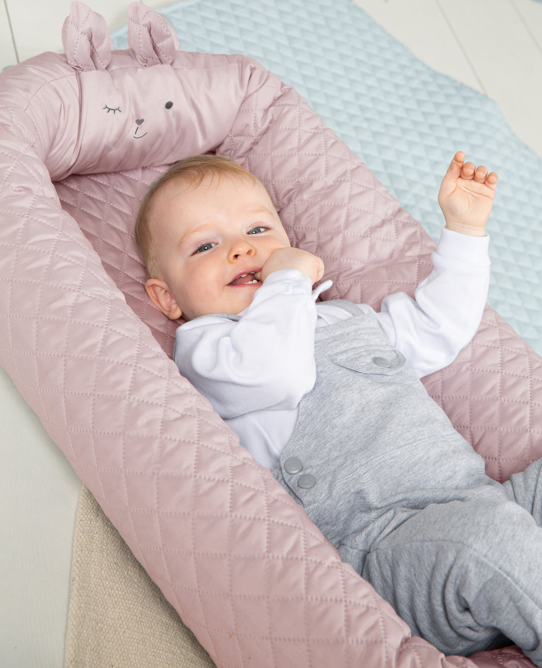 Lounge per neonati 'roba Style', nido accogliente con volto di coniglietto 'Lily', rosa, lettino da viaggio, fasciatoio