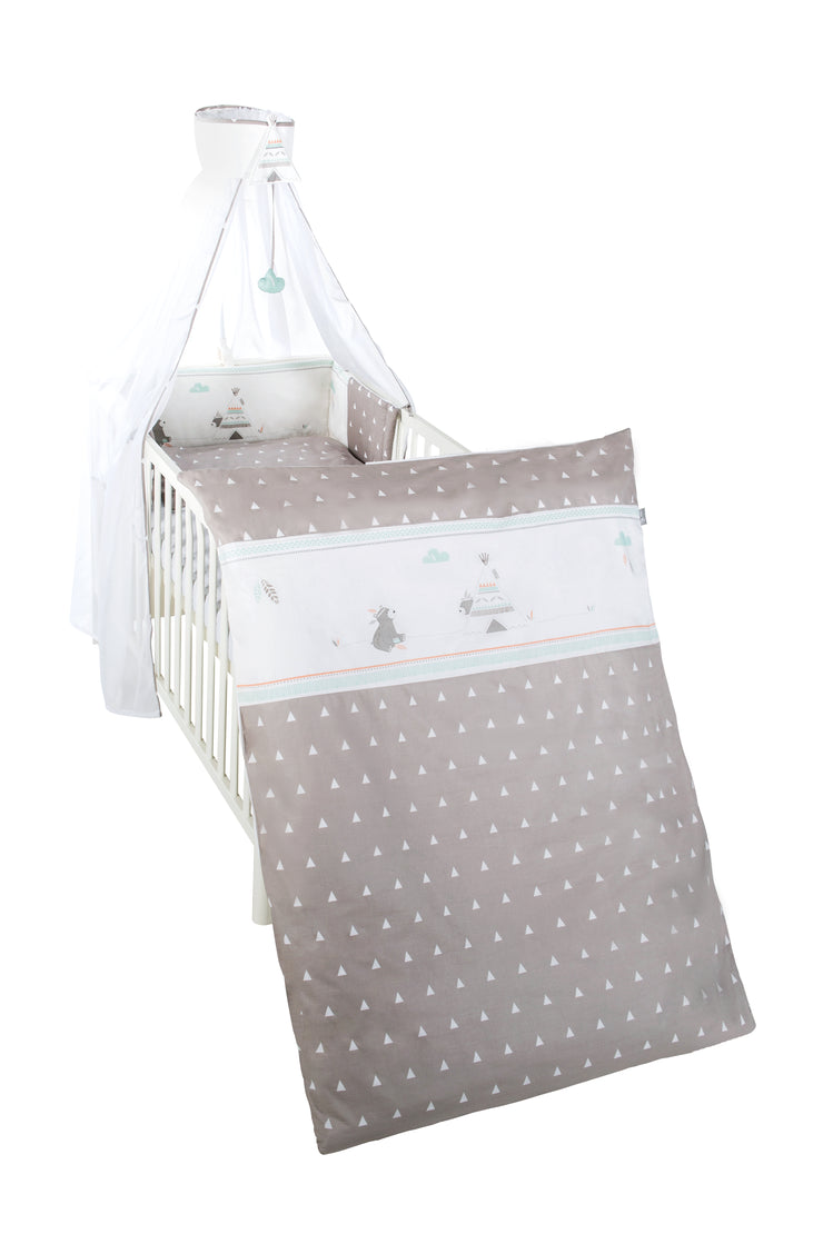 Bettgarnitur bestehend aus Bettwäsche in 100 x 135 cm, Babynest und Himmel der Kollektion Indibär