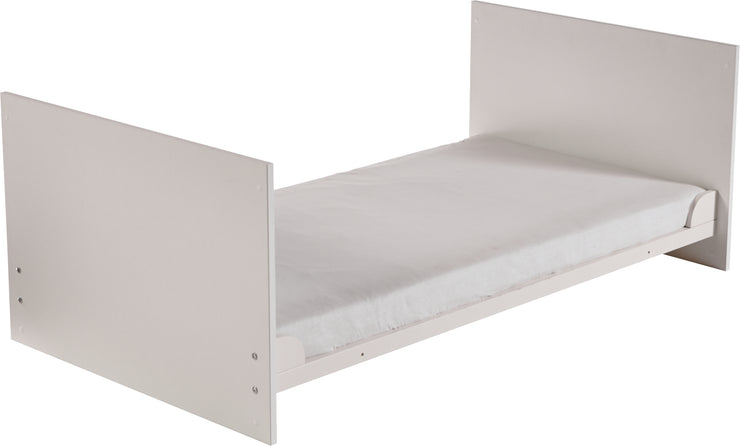 Conjunto de habitaciones 'Maren', incluida la cama combi de 70 x 140 cm, pecho sinuoso ancho y gabinete de 3 puertas, blanco