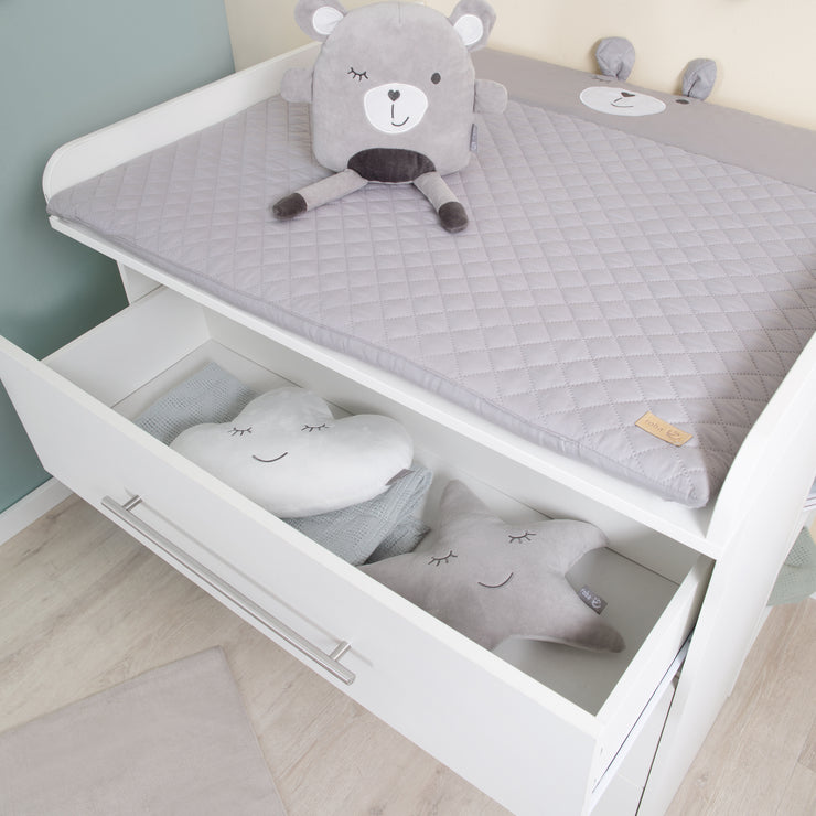 Commode de bébé étroit Maren avec plan à langer amovible, 3 tiroirs, –  roba