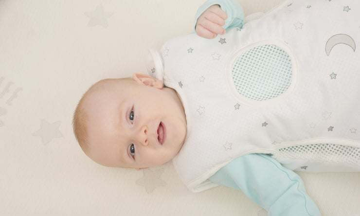 Komplettbettset 'safe asleep®', 70 x 140 cm, 'Sternenzauber', inkl. Matratze, Nest & Babyschlafsack