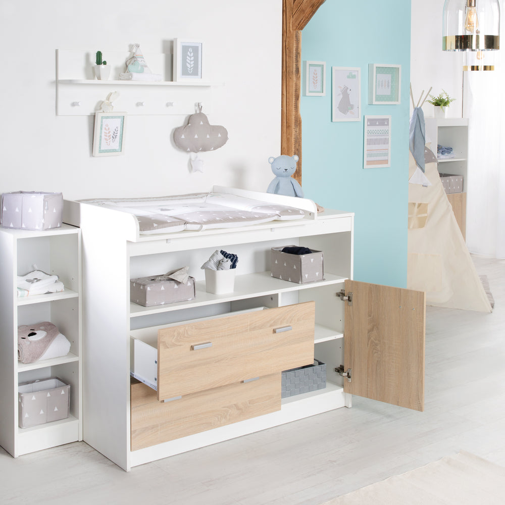 Cómoda de cambio 'Gabriella' con superficie para cambio, 2 cajones, 1 puerta, 1 compartimento abierto, altura de cambio: 90 cm