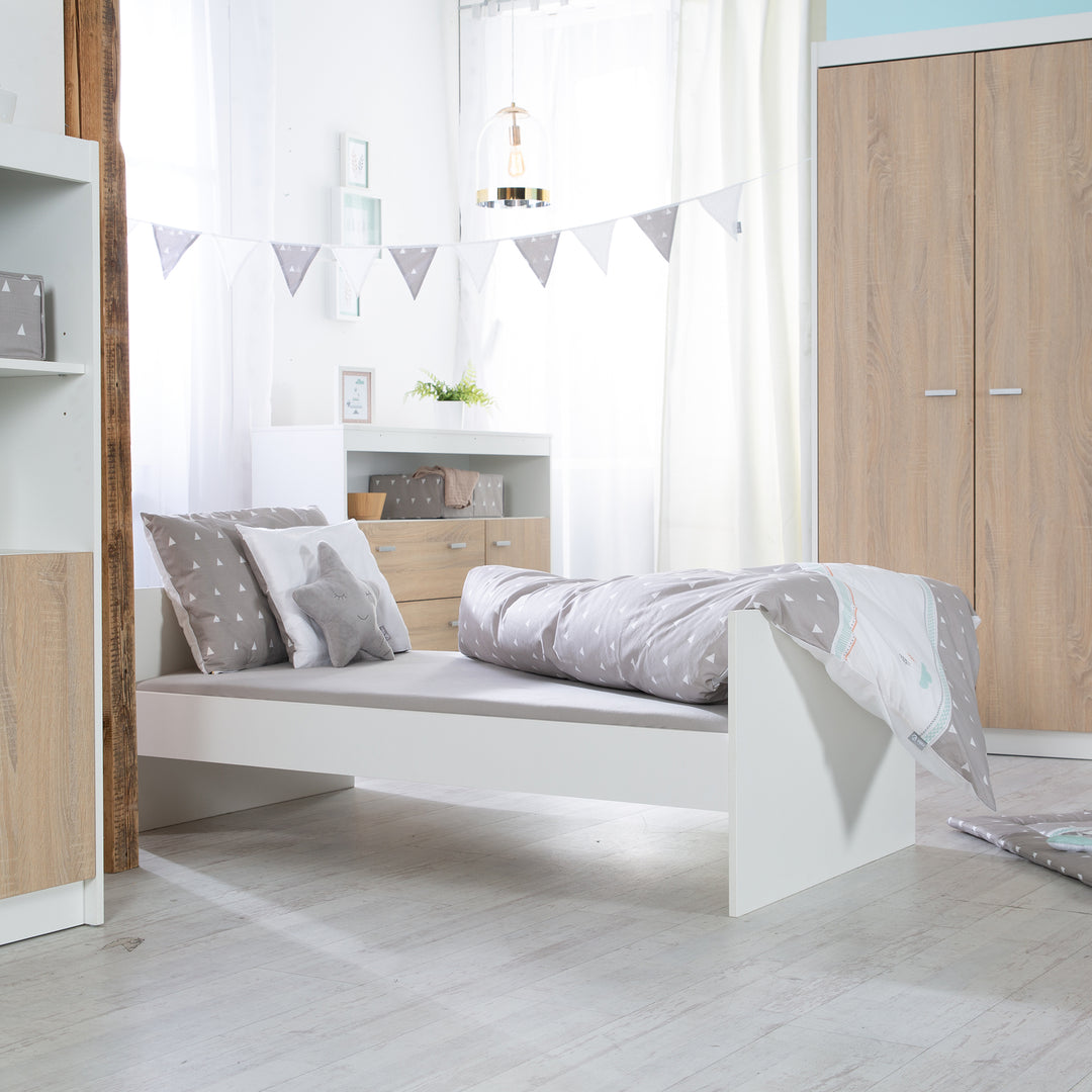 Cama infantil combinada 'Gabriella', 70 x 140 cm, blanca/natural, ajustable en altura, 3 barrotes extraíbles, convertible