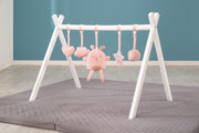 Portique d'eveil pour bébé - incl. set de pendentifs "roba Style" rose - en bois laqué blanc