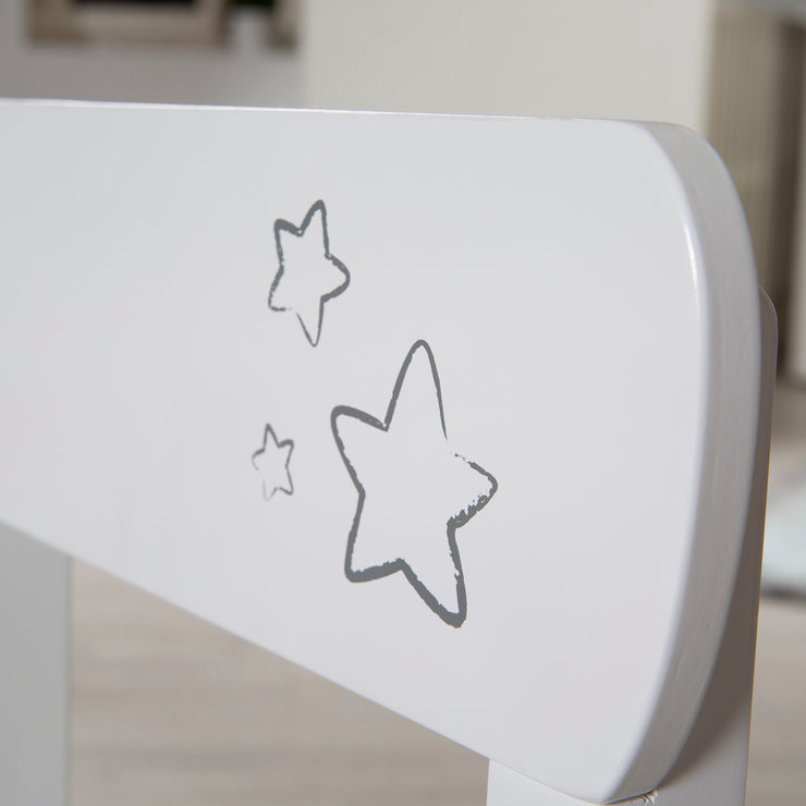 Kindersitzgruppe 'Little Stars', 2 Kinderstühle & 1 Tisch, Holz, weiß lackiert, mit Sternen