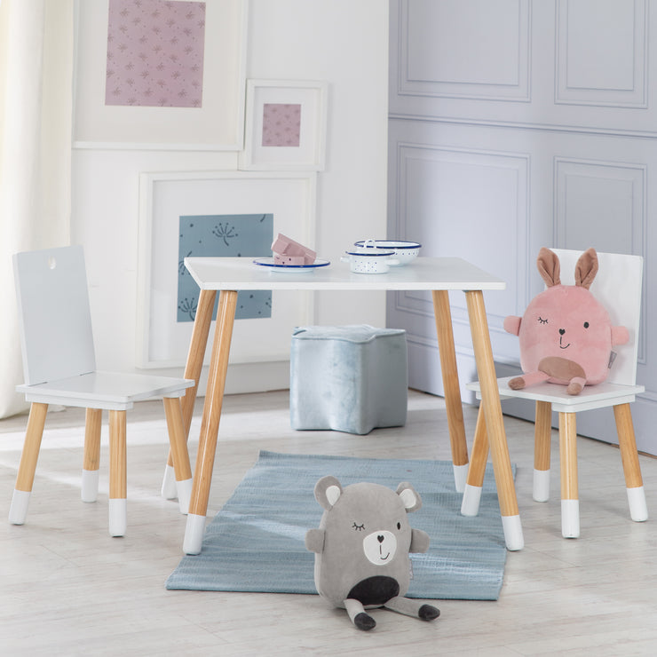 Ensemble de sièges, Set composé de 2 chaises et 1 table d'enfant, en bois blanc laqué