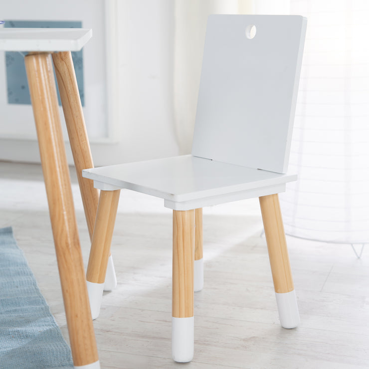 Ensemble de sièges, Set composé de 2 chaises et 1 table d'enfant, en bois blanc laqué