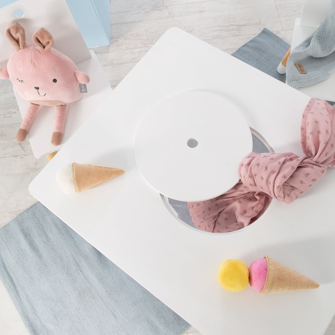 Ensemble de chaises et table pour enfants, bois laqué blanc, filet de rangement inclus