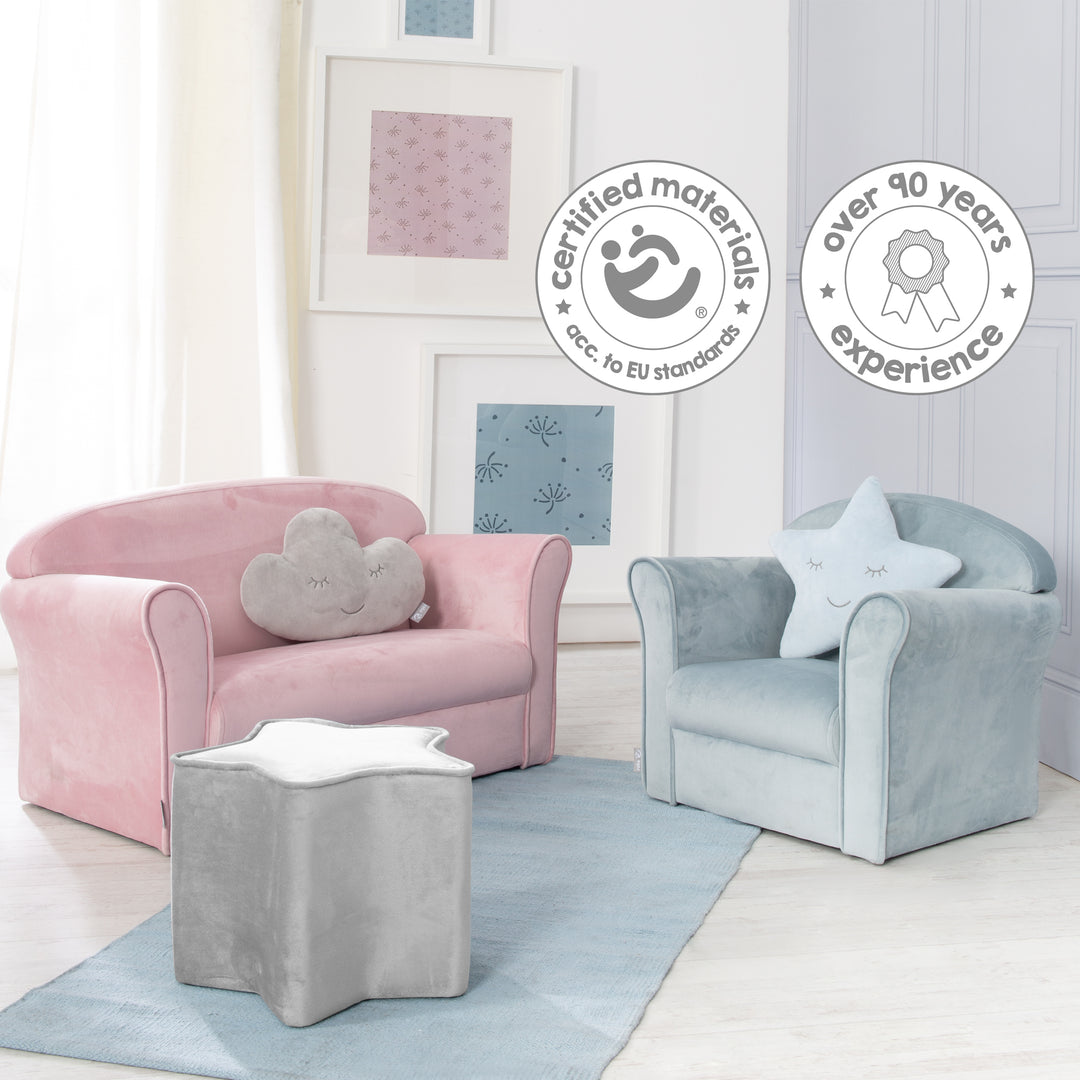 Kindersofa 'Lil Sofa' mit Armlehnen, bequeme Kindercouch mit silbergrauem Samtstoff bezogen