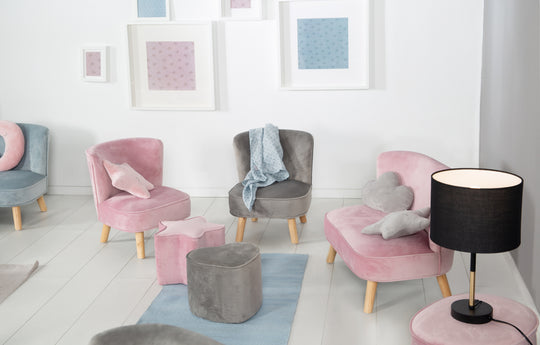 Poltroncina per bambini 'Lil Sofa', comoda poltrona con piedi in legno massello e rivestimento in velluto grigio