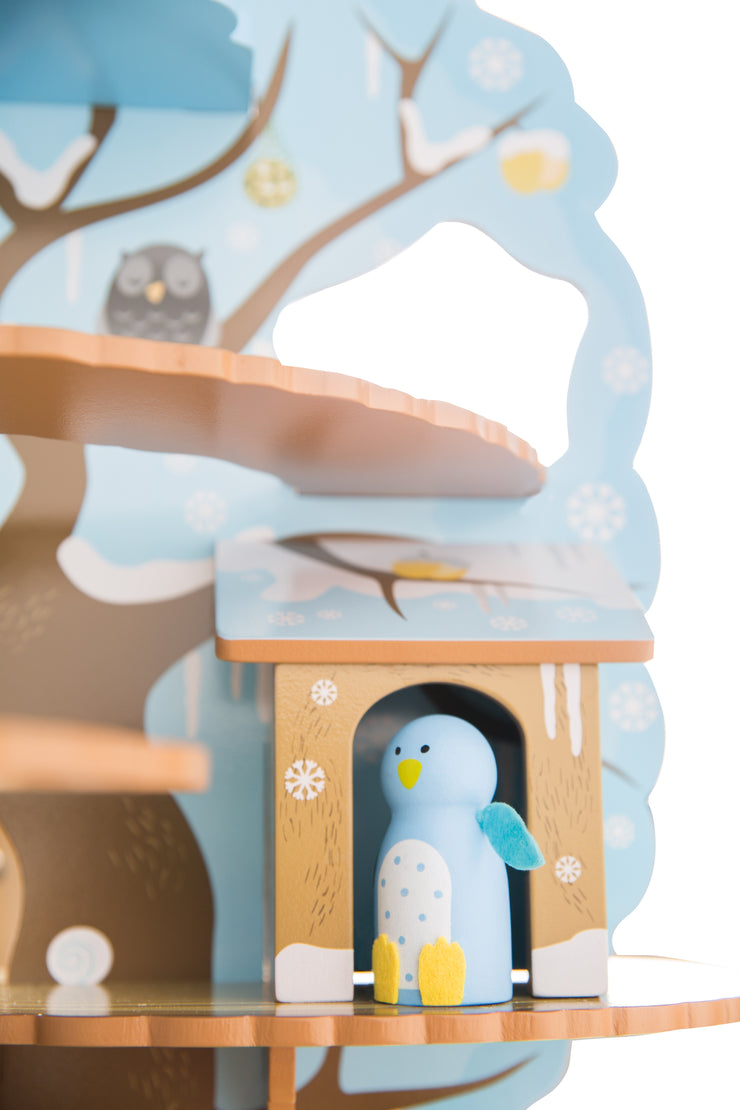 Casa sull'albero '4 stagioni' - albero giocattolo in legno con 4 lati di gioco, inclusi animali e accessori