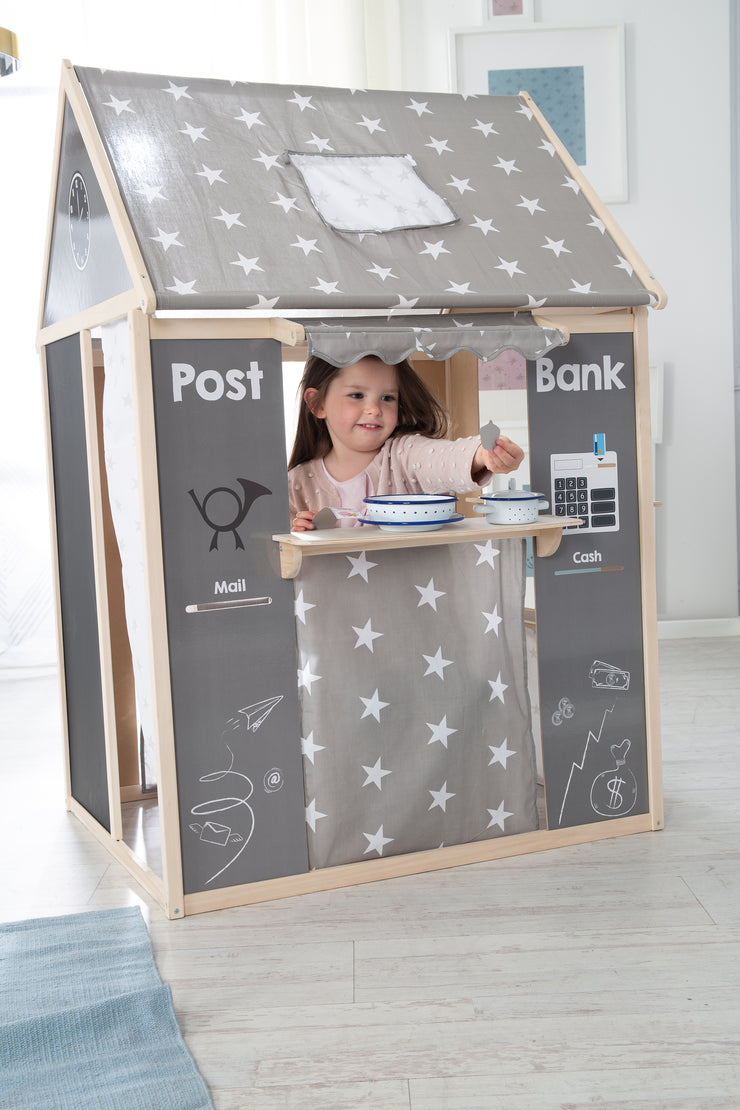 Spielhaus-Kombination, enthält Kaufladen, Kasperletheater, Tafel, Schalter für Post/Bank/Kiosk