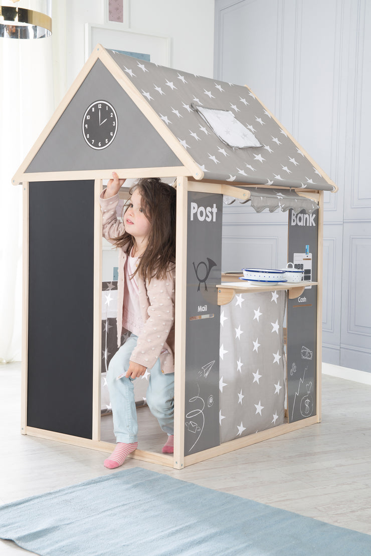 Spielhaus-Kombination, enthält Kaufladen, Kasperletheater, Tafel, Schalter für Post/Bank/Kiosk