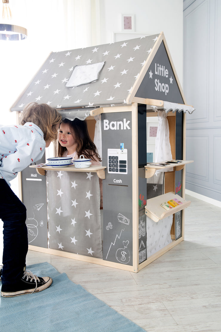 Spielhaus-Kombination, enthält Kaufladen, Kasperletheater, Tafel, Schalter für Post/Bank/Kiosk