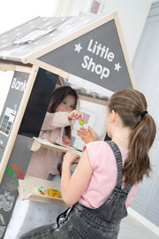Spielhaus-Kombination, enthält Kaufladen, Kasperletheater, Tafel, Schalter für Post/Bank/Kiosk