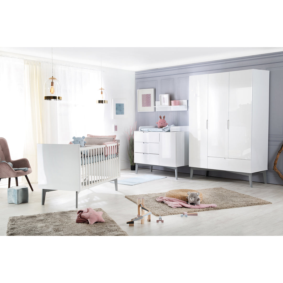 Möbelset 'Retro 2‘ inkl. Kombi-Bett 70 x 140 cm & breiter Wickelkommode, weiß/ grau