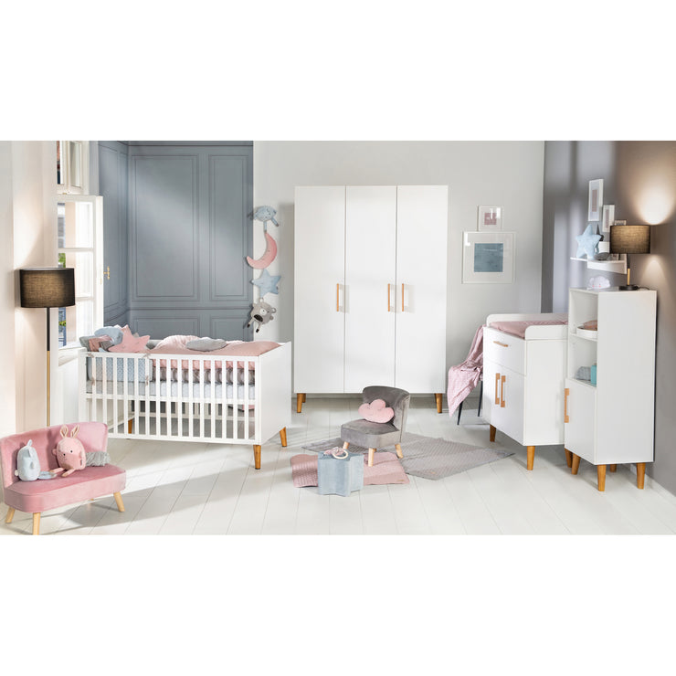 Juego de habitación infantil 'Mick', que incluye cama para bebé / niño 70 x 140 cm y cambiador, roble blanco / dorado