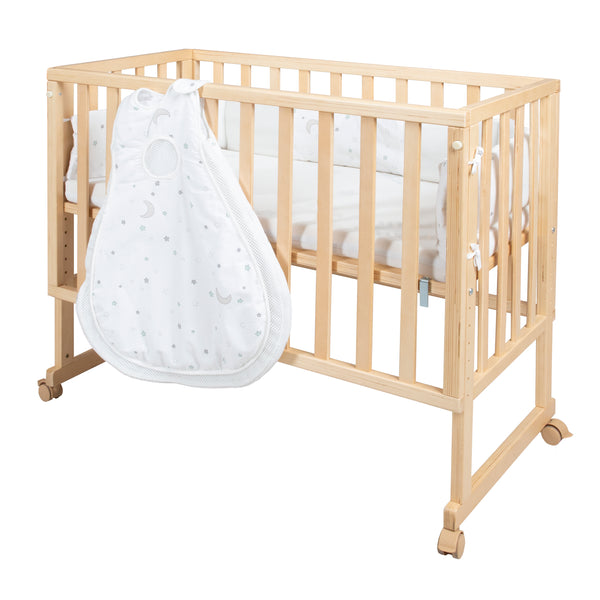 Cuna colecho de 90 x 45 cm en madera natural con saco de dormir en el diseño «Sternenzauber»