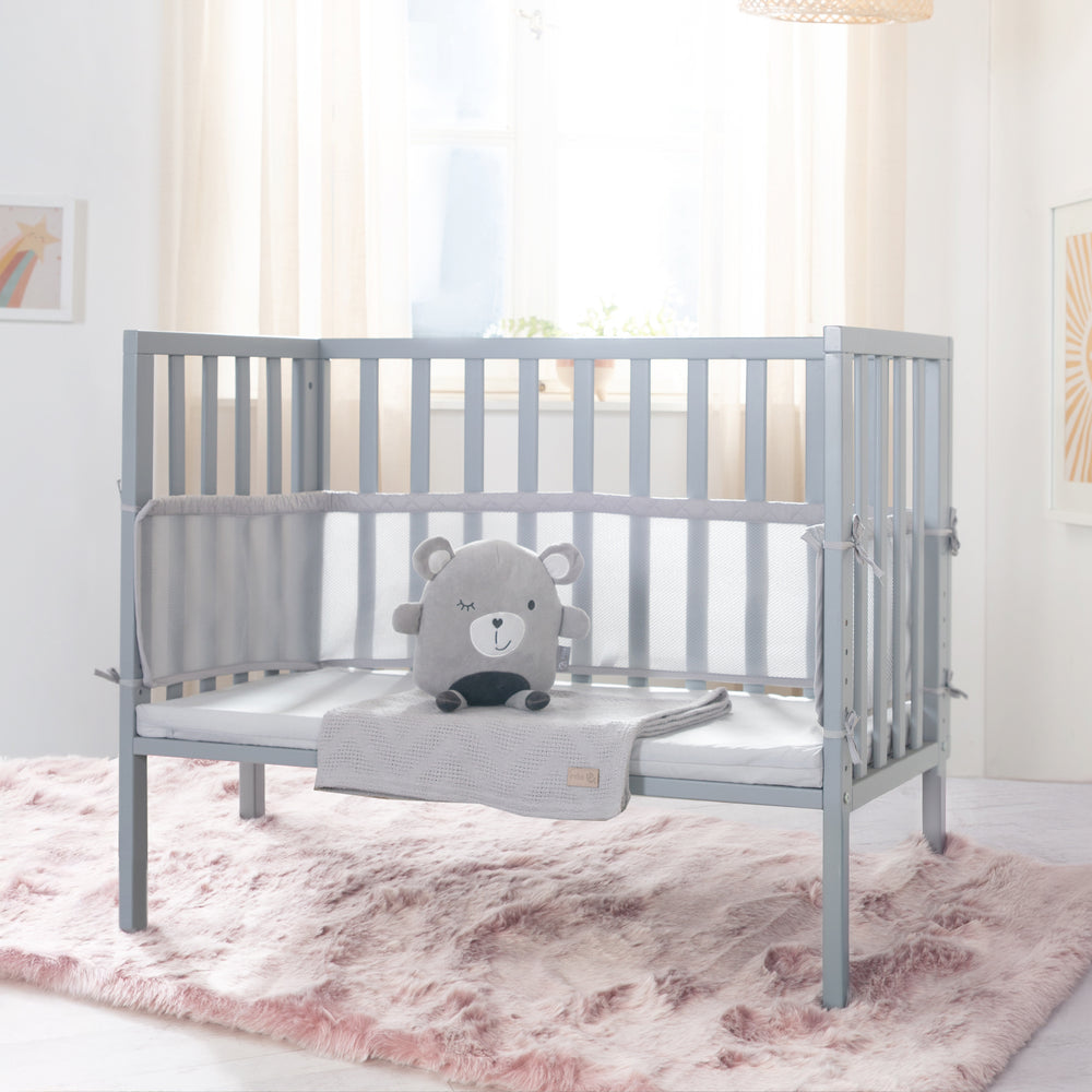 2in1 Beistellbett 'roba Style' inkl. Matratze 45x90, Mesh-Nestchen & Barriere - Holz taupe