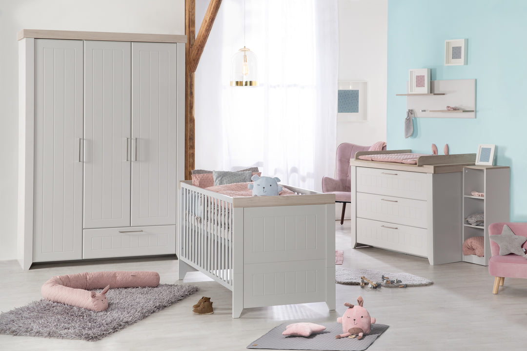 Kindermöbelset 'Helene', inkl. Kombi-Bett 70 x 140 cm, Wickelkommode & 3-türigem Schrank, Lichtgrau